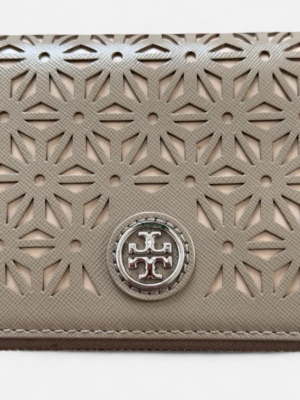 EUC TORY BURCH Laser Cut Leather Zip Continental Wallet in Grey